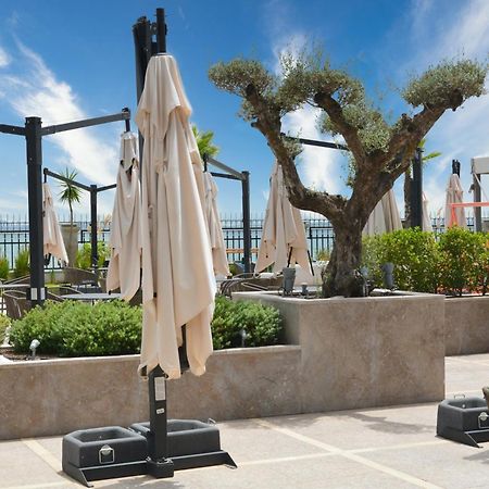 Moevenpick Hotel Du Lac Tunis Zewnętrze zdjęcie The Sky Bar