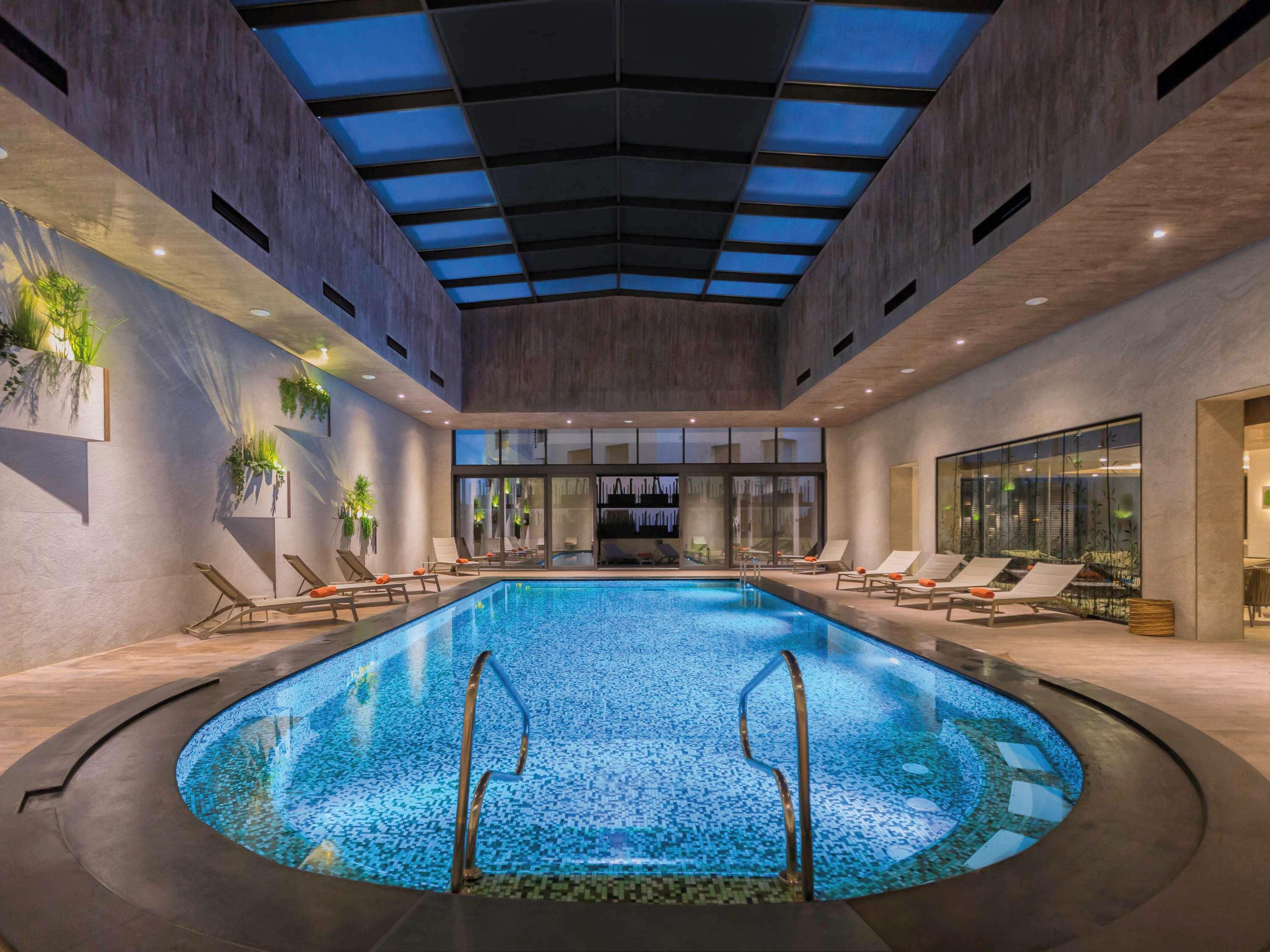 Moevenpick Hotel Du Lac Tunis Zewnętrze zdjęcie Indoor pool