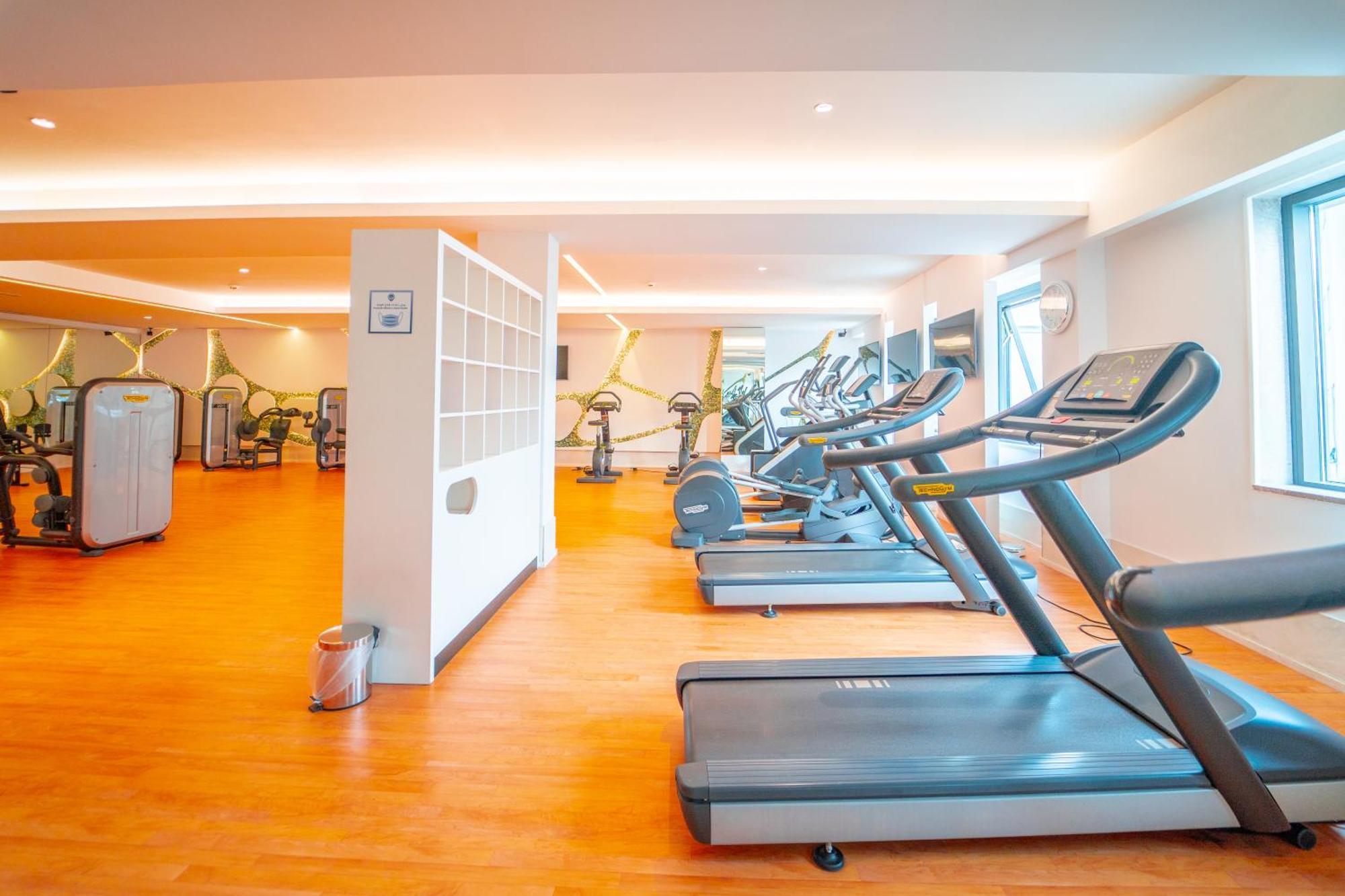 Moevenpick Hotel Du Lac Tunis Zewnętrze zdjęcie The gym at the hotel