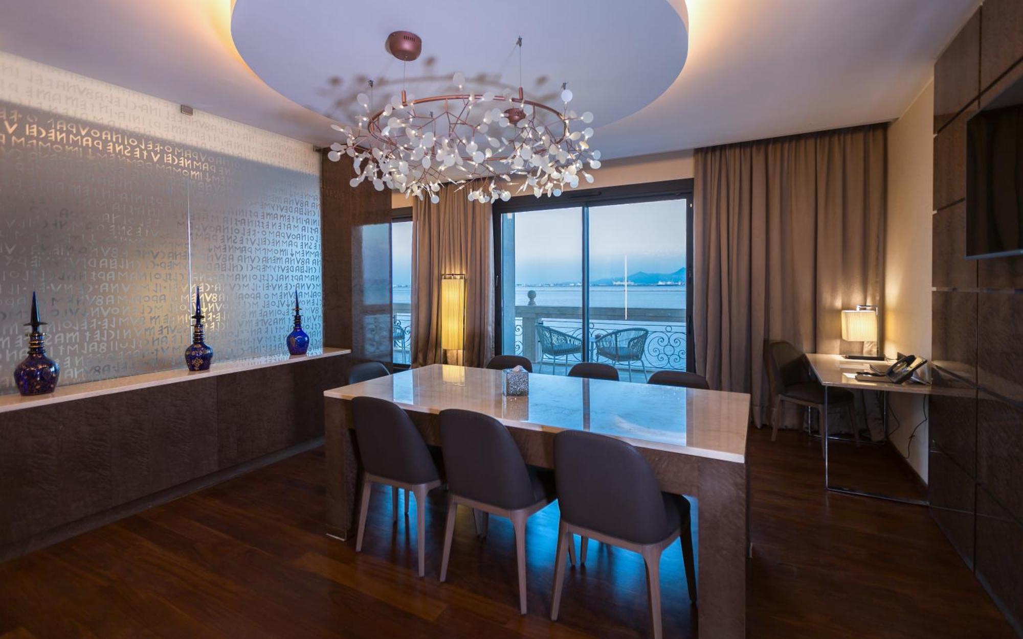 Moevenpick Hotel Du Lac Tunis Zewnętrze zdjęcie A suite at the Four Seasons Hotel